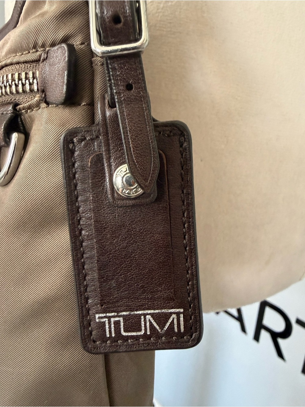 GUC Tumi Voyager Taupe Nylon Crossbody Messenger Bag with Leather Trim - Picture 6 of 13